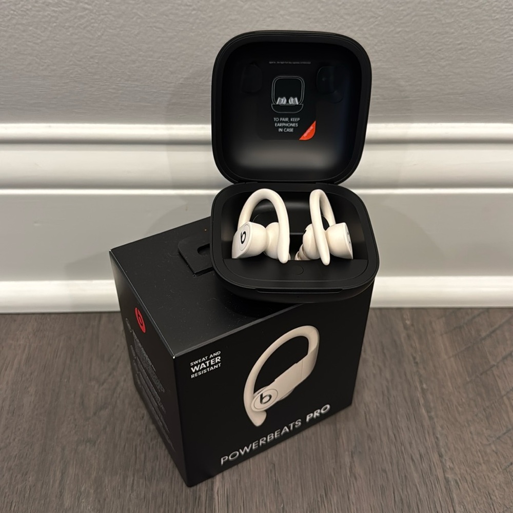 New beats Powerbeats pro Bluetooth earbuds